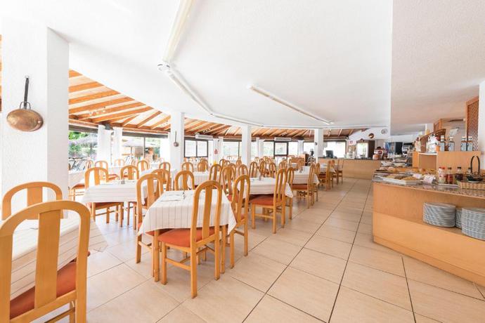 Imagen del bar/restaurante del Aparthotel Alc&uacute;dia Beach. Foto 2