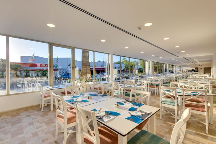Imagen del bar/restaurante del Aparthotel Alcudia Garden Aparthotel. Foto 2