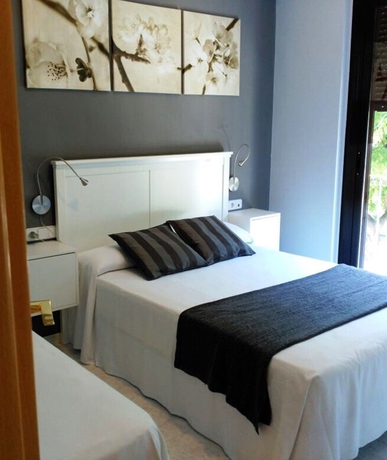 Imagen de la habitación del Aparthotel Alexandra, Tarragona. Foto 4