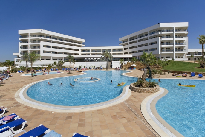 Imagen de la piscina del Aparthotel Alfagar. Foto 9