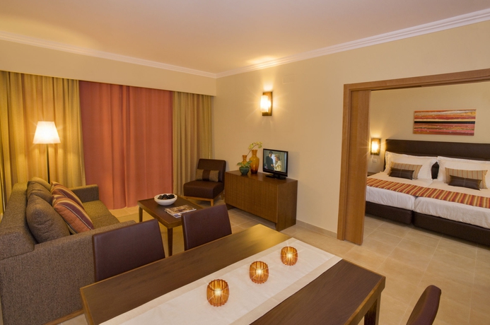 Imagen de los interiores del Aparthotel Alfagar. Foto 6