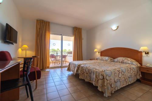 Imagen de la habitación del Aparthotel Alfas Oasis. Foto 4