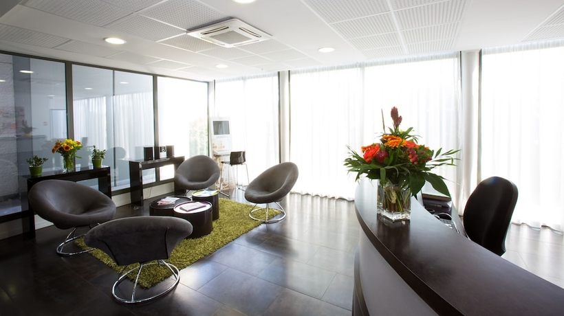 Imagen de los interiores del Aparthotel All Suites Appart Hotel Bordeaux Lac. Foto 18