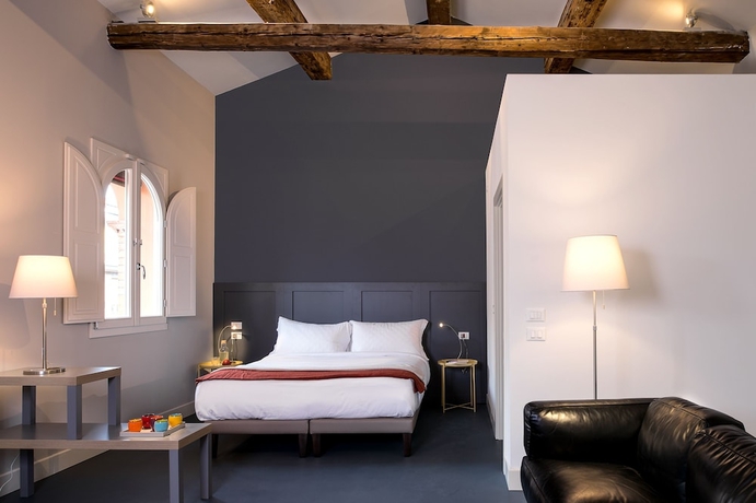 Imagen de la habitación del Aparthotel Almarossa. Foto 8