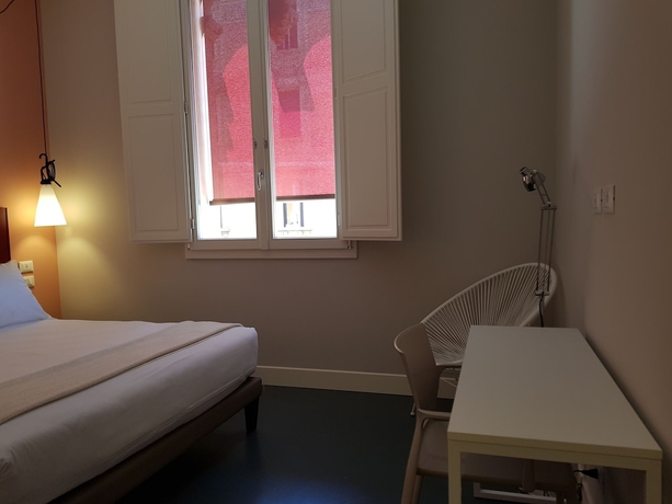 Imagen de la habitación del Aparthotel Almarossa. Foto 10