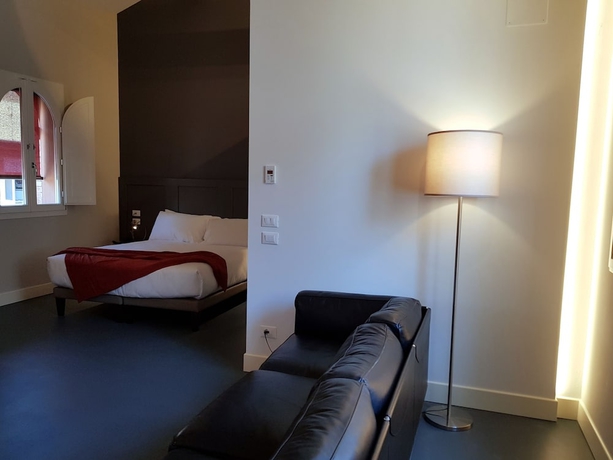 Imagen de la habitación del Aparthotel Almarossa. Foto 14