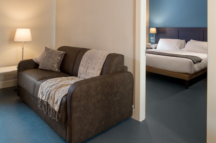 Imagen de la habitación del Aparthotel Almarossa. Foto 16