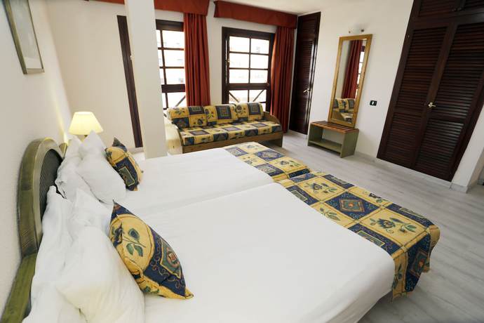 Imagen de la habitación del Aparthotel Andorra, Playa de las Am&eacute;ricas. Foto 6