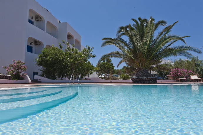 Imagen de la piscina del Aparthotel Anemomilos Hotel and Apartments. Foto 14