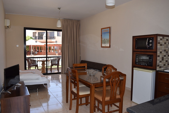 Imagen de los interiores del Aparthotel Anna Hotel Apartments. Foto 16