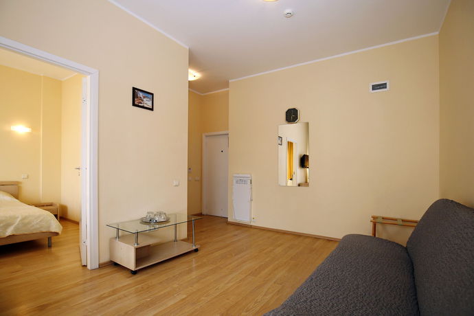 Imagen de los interiores del Aparthotel Apart Hotel Tomo. Foto 15