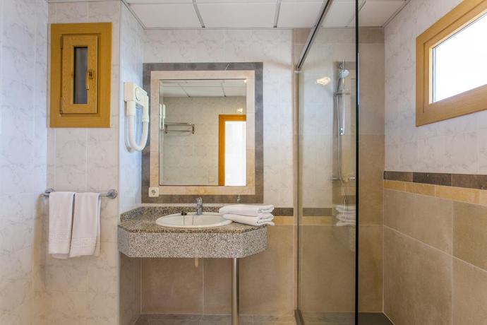 Imagen general del Aparthotel Apartamentos Ben-hur. Foto 11