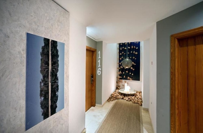 Imagen de los interiores del Aparthotel Apartamentos Castav&iacute;. Foto 12