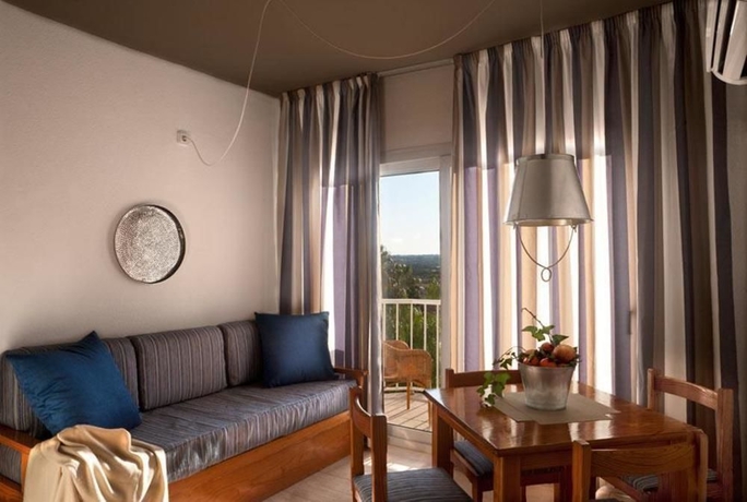 Imagen de la habitación del Aparthotel Apartamentos Castav&iacute;. Foto 9