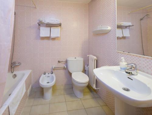 Imagen de la habitación del Aparthotel Apartamentos Jovial. Foto 4