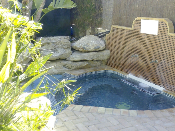 Imagen de los exteriores del Aparthotel Apartamentos Mexico. Foto 10