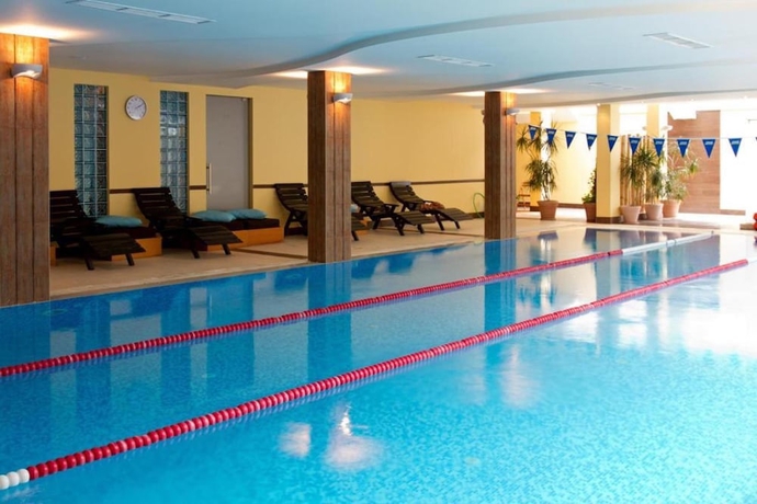 Imagen de la piscina del Aparthotel Aparthouse Borovo. Foto 14