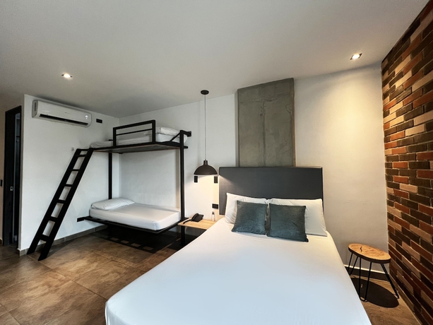 Imagen de la habitación del Aparthotel Apartments Pool and Rooftop Downtown. Foto 4