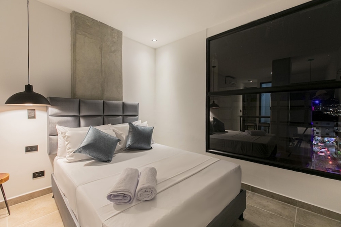 Imagen de la habitación del Aparthotel Apartments Pool and Rooftop Downtown. Foto 6