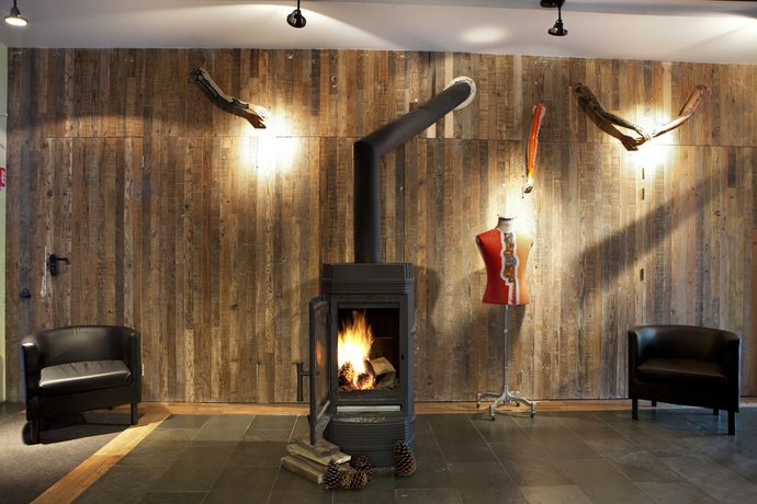 Imagen de los interiores del Aparthotel Apparth&ocirc;tel Et Spa Cerdanya. Foto 4