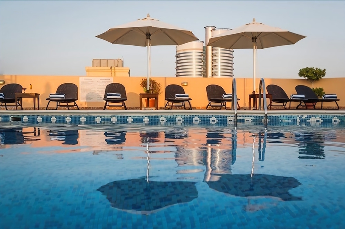 Imagen de la piscina del Aparthotel Arabian Dreams Deluxe Hotel Apartments. Foto 17