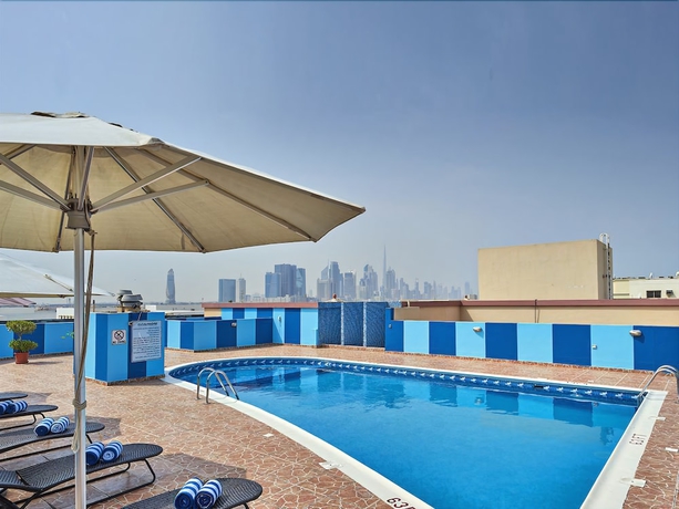 Imagen de la piscina del Aparthotel Arabian Dreams Deluxe Hotel Apartments. Foto 18