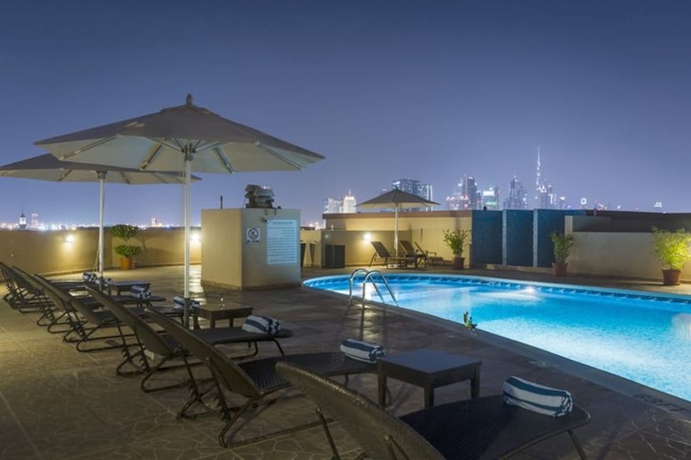 Imagen de la piscina del Aparthotel Arabian Dreams Deluxe Hotel Apartments. Foto 19