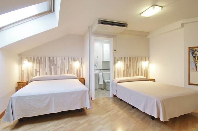 Imagen de la habitación del Aparthotel Aralso. Foto 10