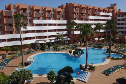 Imagen de la piscina del Aparthotel Arena Center. Foto 25