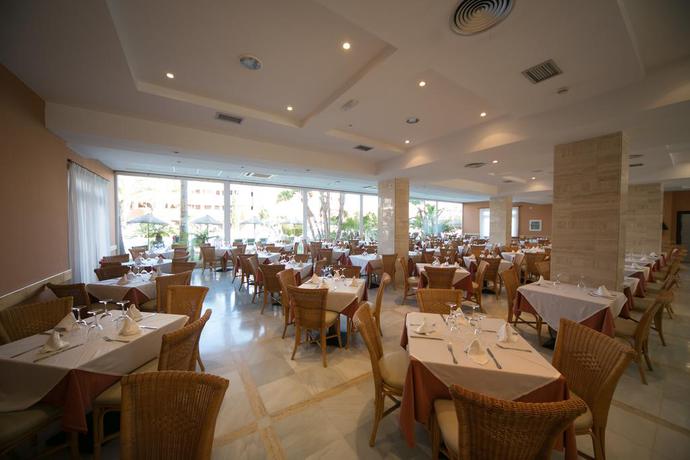 Imagen del bar/restaurante del Aparthotel Arena Center. Foto 6