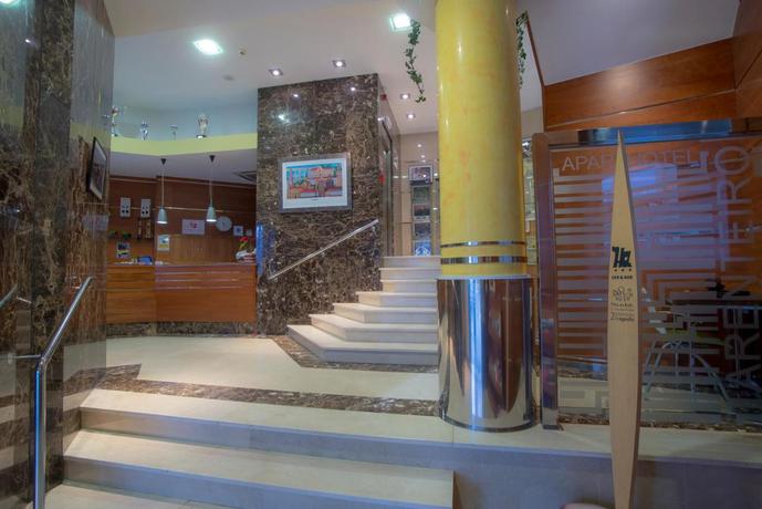 Imagen de los interiores del Aparthotel Arenteiro. Foto 11