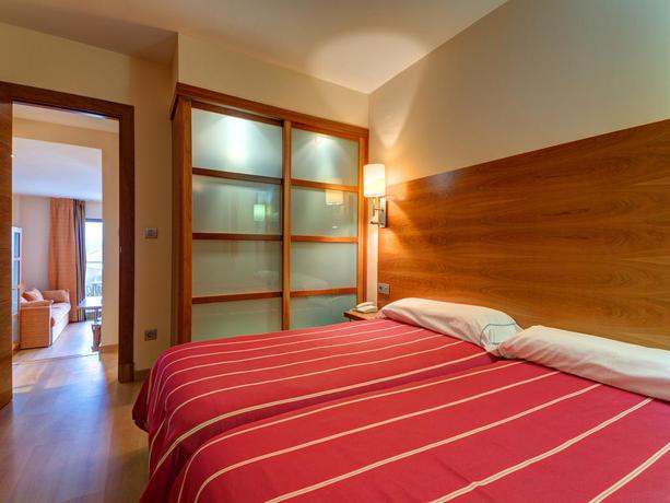 Imagen de la habitación del Aparthotel Astuy ***. Foto 6