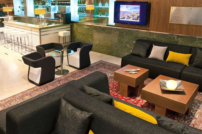 Imagen de los interiores del Aparthotel Atenea Barcelona. Foto 11