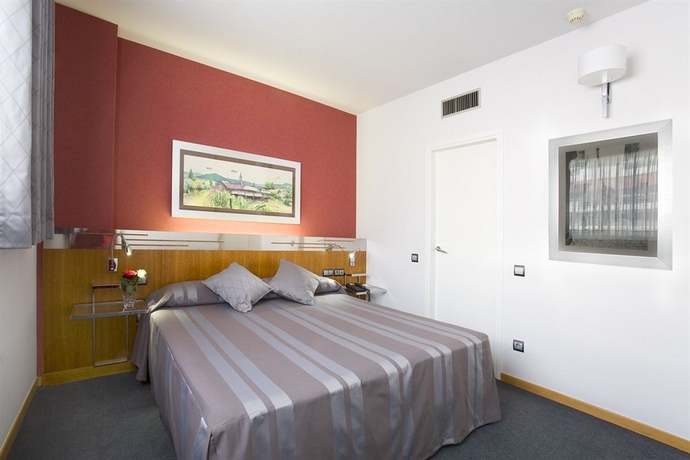 Imagen de la habitación del Aparthotel Atenea Barcelona. Foto 8