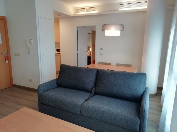 Imagen de la habitación del Aparthotel Aura Park Fira Barcelona. Foto 6