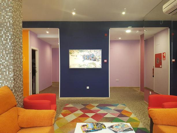 Imagen de los interiores del Aparthotel Avenida De America Tijcal. Foto 11