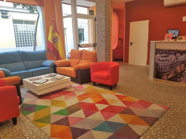 Imagen de los interiores del Aparthotel Avenida De America Tijcal. Foto 12
