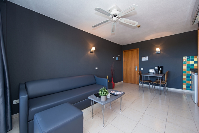 Imagen de los interiores del Aparthotel Axel Beach Maspalomas - Adults Only. Foto 13