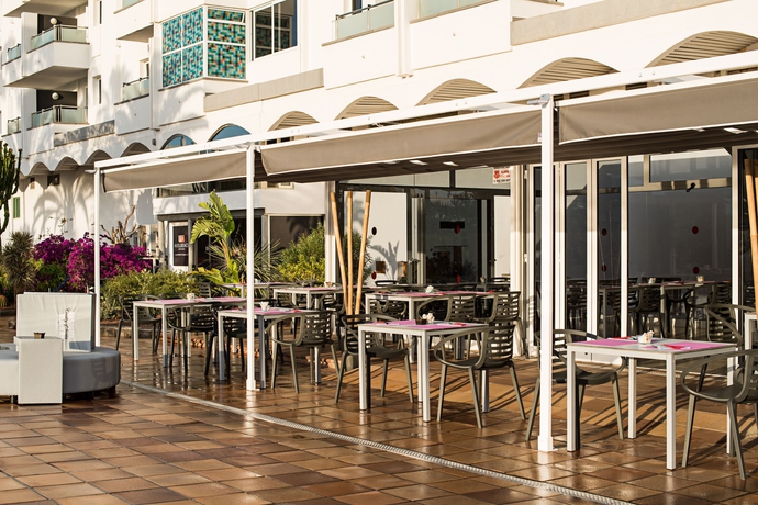 Imagen del bar/restaurante del Aparthotel Axel Beach Maspalomas - Adults Only. Foto 2