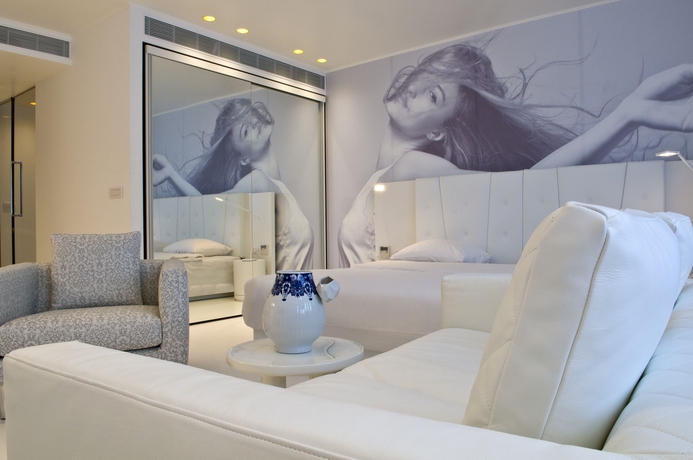 Imagen de los interiores del Aparthotel B- Regent. Foto 14