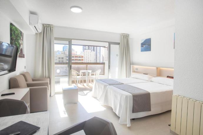 Imagen de la habitación del Aparthotel BCL Levante Club. Foto 7