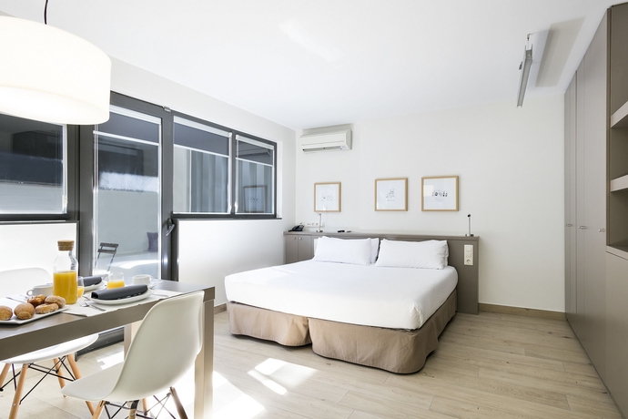 Imagen de la habitación del Aparthotel BCN Montjuic. Foto 3