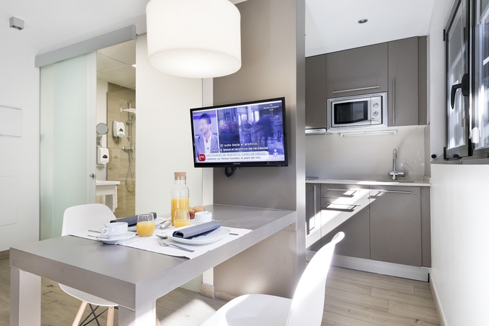 Imagen de la habitación del Aparthotel BCN Montjuic. Foto 6