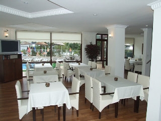 Imagen del bar/restaurante del Aparthotel Babadan Boutique. Foto 2