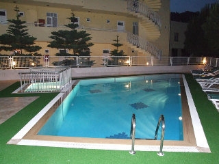 Imagen de la piscina del Aparthotel Babadan Boutique. Foto 6