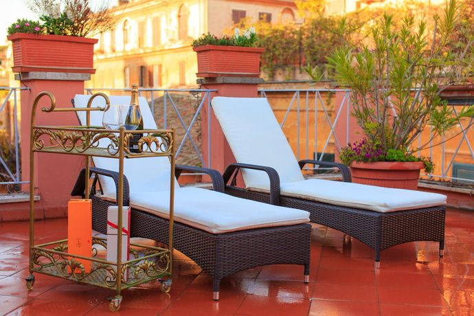 Imagen de los exteriores del Aparthotel Babuino 79. Foto 14