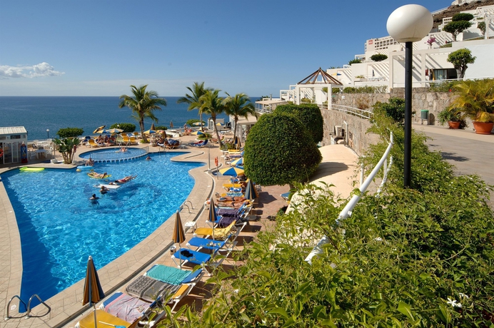 Imagen de la piscina del Aparthotel Bah&iacute;a Blanca, Puerto Rico. Foto 13