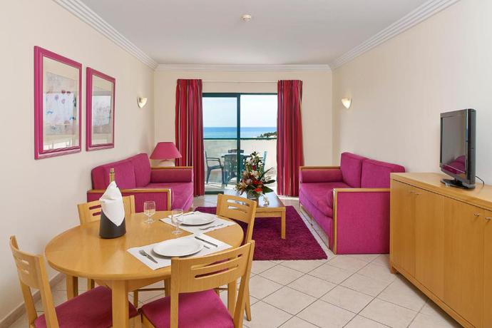 Imagen de la habitación del Aparthotel Balaia Plaza. Foto 7
