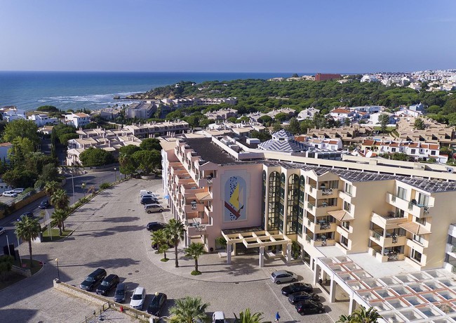 Imagen de los exteriores del Aparthotel Balaia Plaza. Foto 13