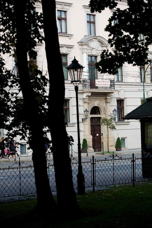 Imagen de los exteriores del Aparthotel Basztowa. Foto 6